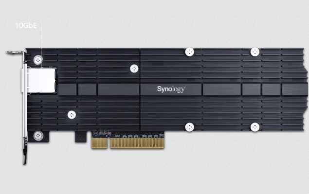 Ổ lưu trữ mạng Synology RS822+