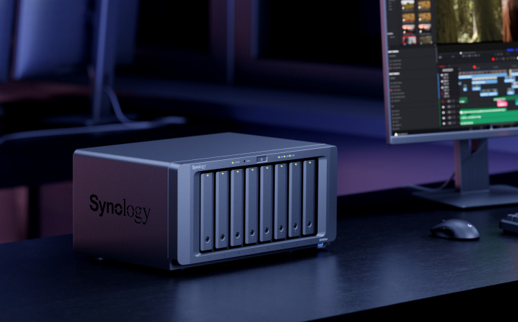 Thiết bị lưu trữ NAS Synology DS1823xs+