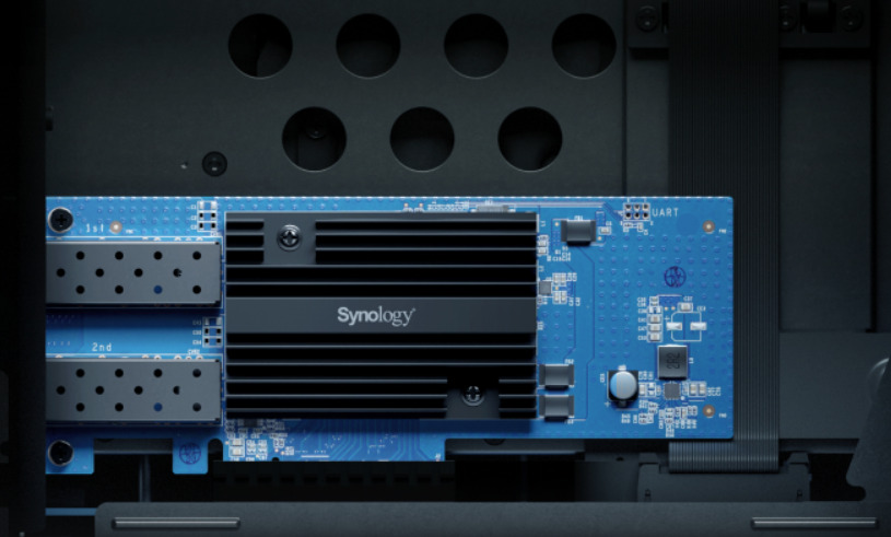 Thiết bị lưu trữ NAS Synology DS1823xs+